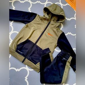 Nike set 4T
